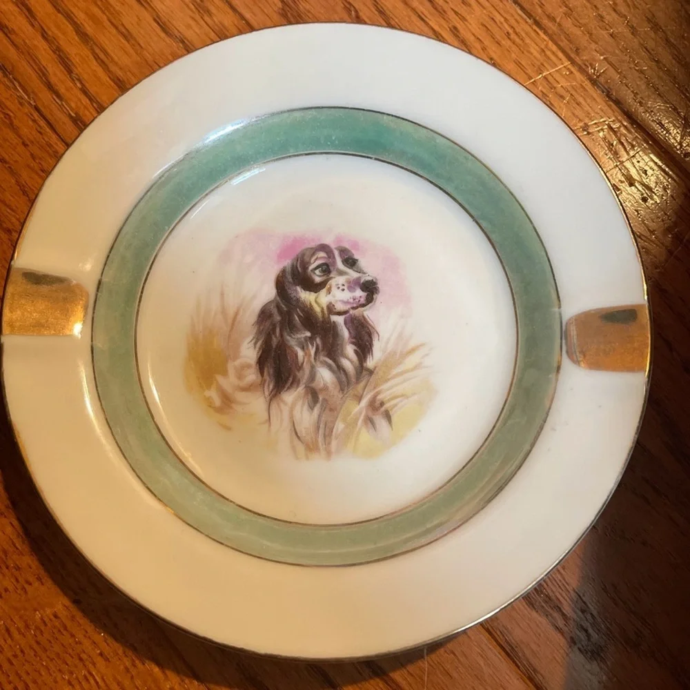 Spaniel Canine Hunting Dog Ashtray Japan Gold Rim 5 5/8”diameter Luster Ware